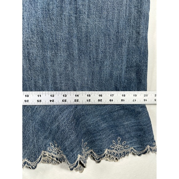 Access Liz Claiborne Womens Blue Denim A Line Skirt Size 6 Embroidered Hem - Picture 8 of 9
